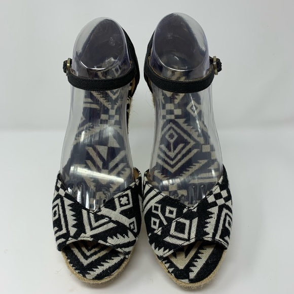 Toms Shoes - Toms 8.5 Tribal Print Peep Toe Wedge Espadrille